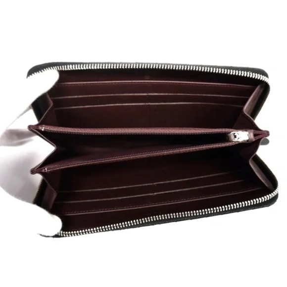 CHANEL Continental Caviar Skin Zipp Wallet - Picture 6 of 12